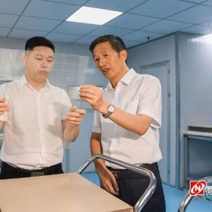 許忠建在鶴城區(qū)調(diào)研產(chǎn)業(yè)及產(chǎn)業(yè)園區(qū)、重點(diǎn)項(xiàng)目建設(shè)