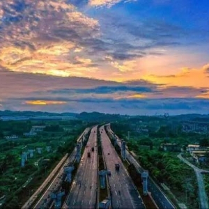 貴安新區(qū)重大項(xiàng)目加速“跑”，企業(yè)生產(chǎn)馬力足