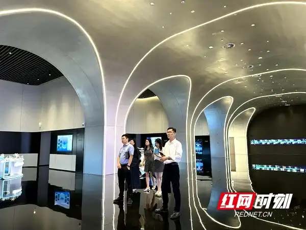 新區(qū)赴滬開展產(chǎn)業(yè)鏈招商與市場(chǎng)開拓 助力智能裝備和工程機(jī)械產(chǎn)業(yè)高質(zhì)量發(fā)展